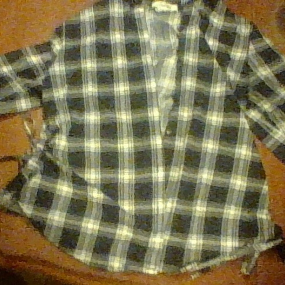 long sleeve black and white plad shirt